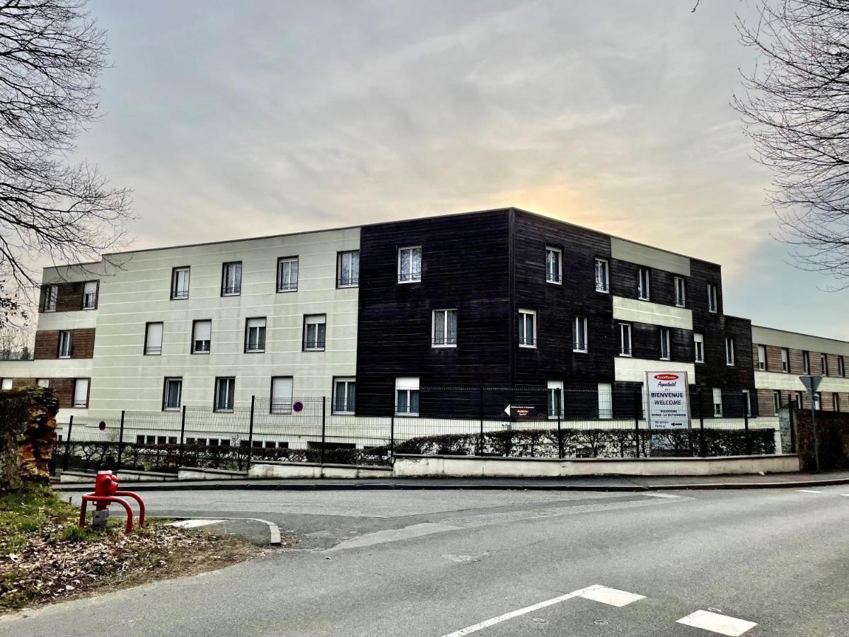 Residhome Paris Saclay " Bures Sur Yvette " Bagian luar foto